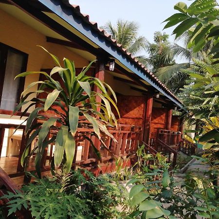 Sayyaphone Guesthouse Thakho Exterior photo